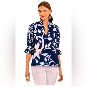 Gretchen Scott Ruffneck Tunic Full Bloom Navy White Small 🥰